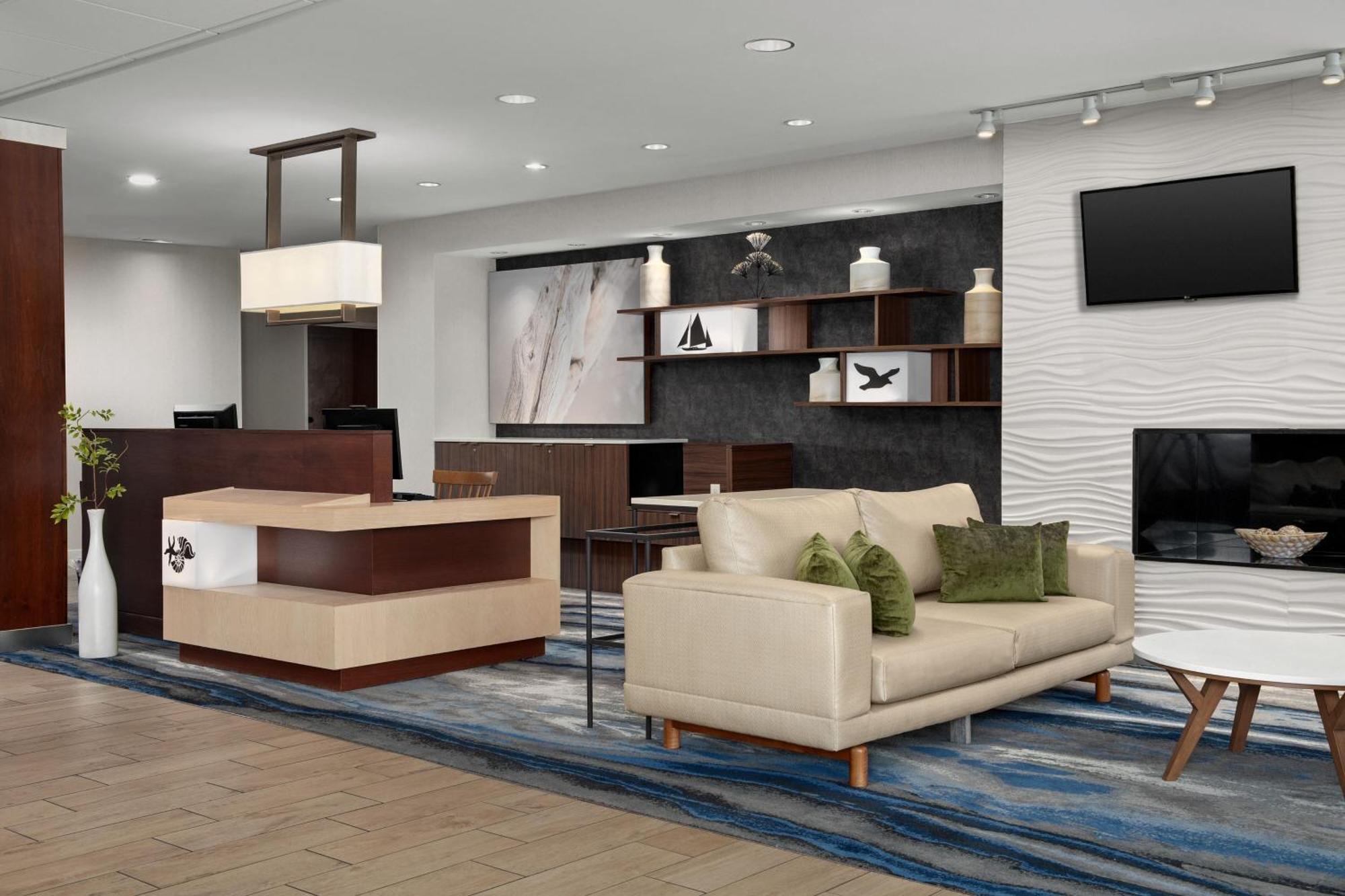 Hotel Fairfield Inn & Suites By Marriott Panama City Beach 3*