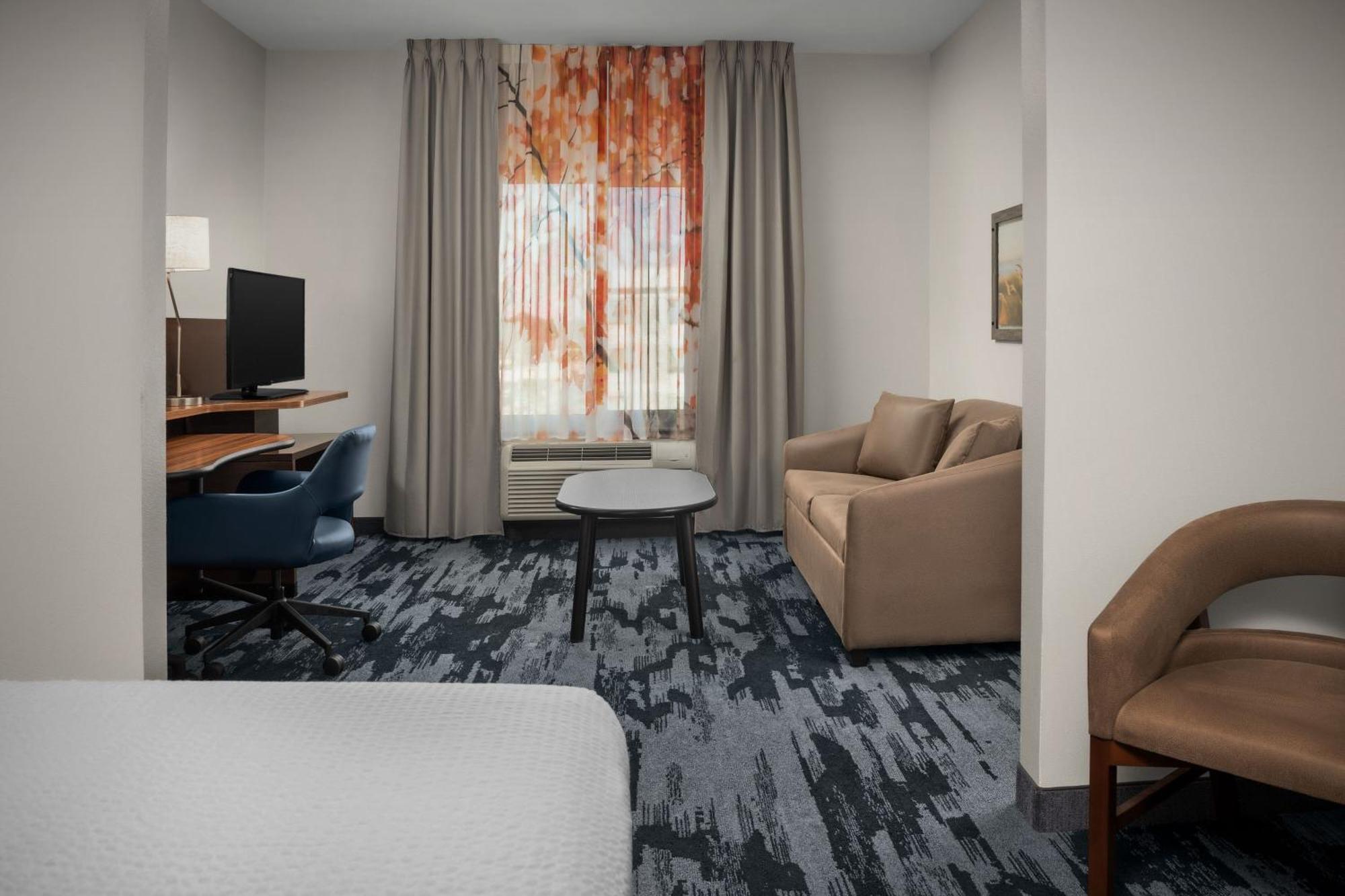 Hotel Fairfield Inn & Suites By Marriott Panama City Beach 3*